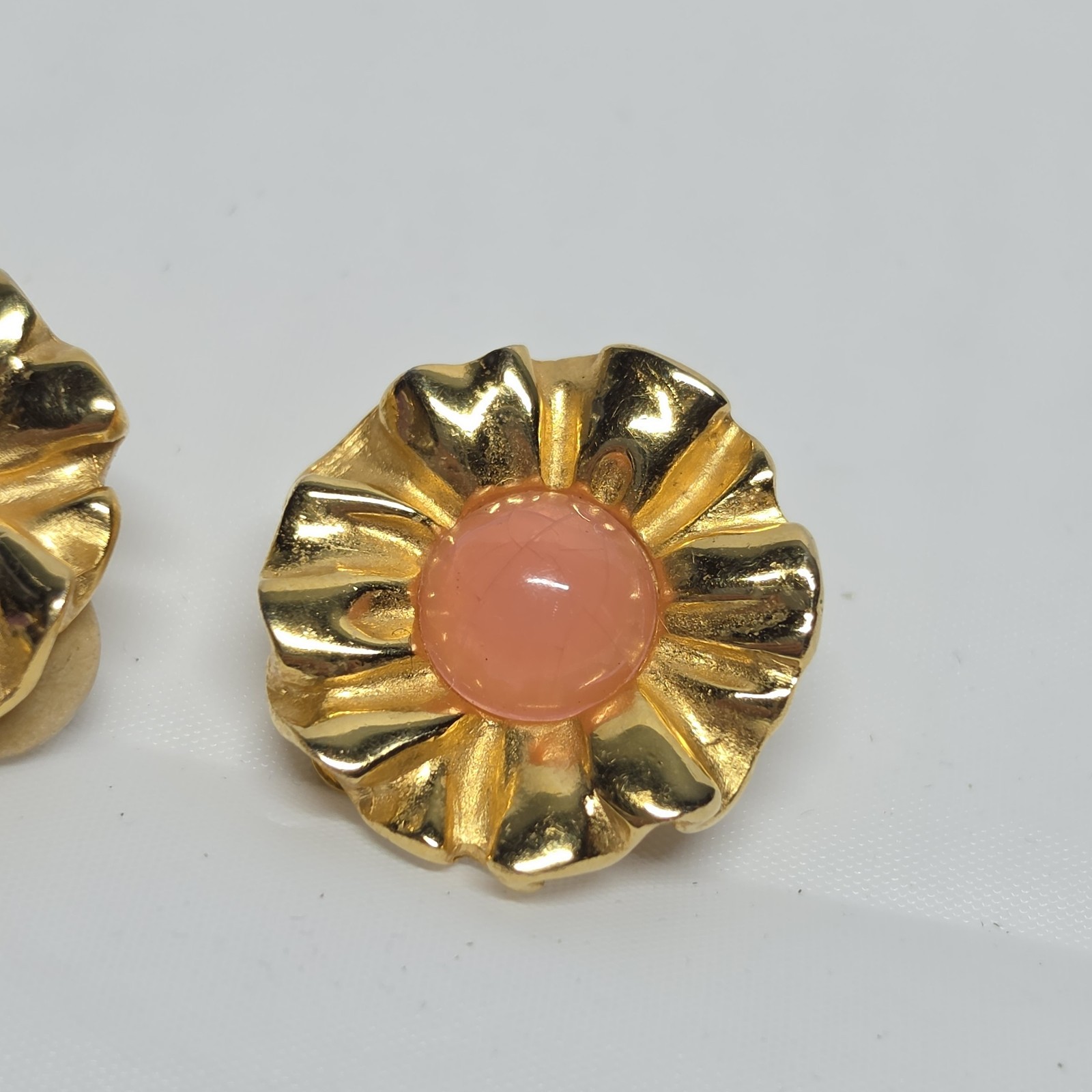 Vintage Givenchy Gold Tone Coral Lucite Flower Clip On Earrings Statement Preppy