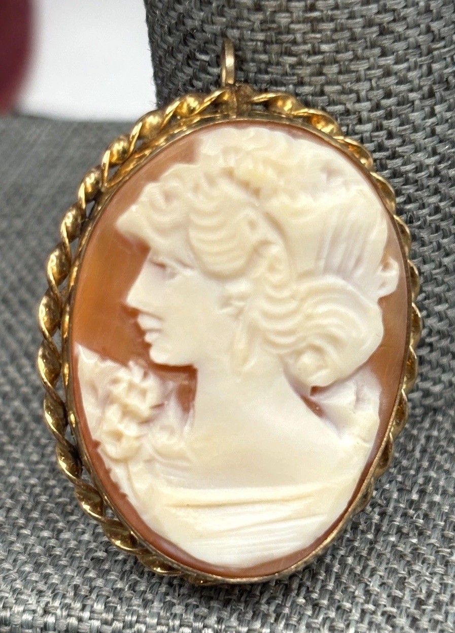 Vintage Left Facing 14K Gold Filled Hand Carved Shell Cameo Brooch Pendant