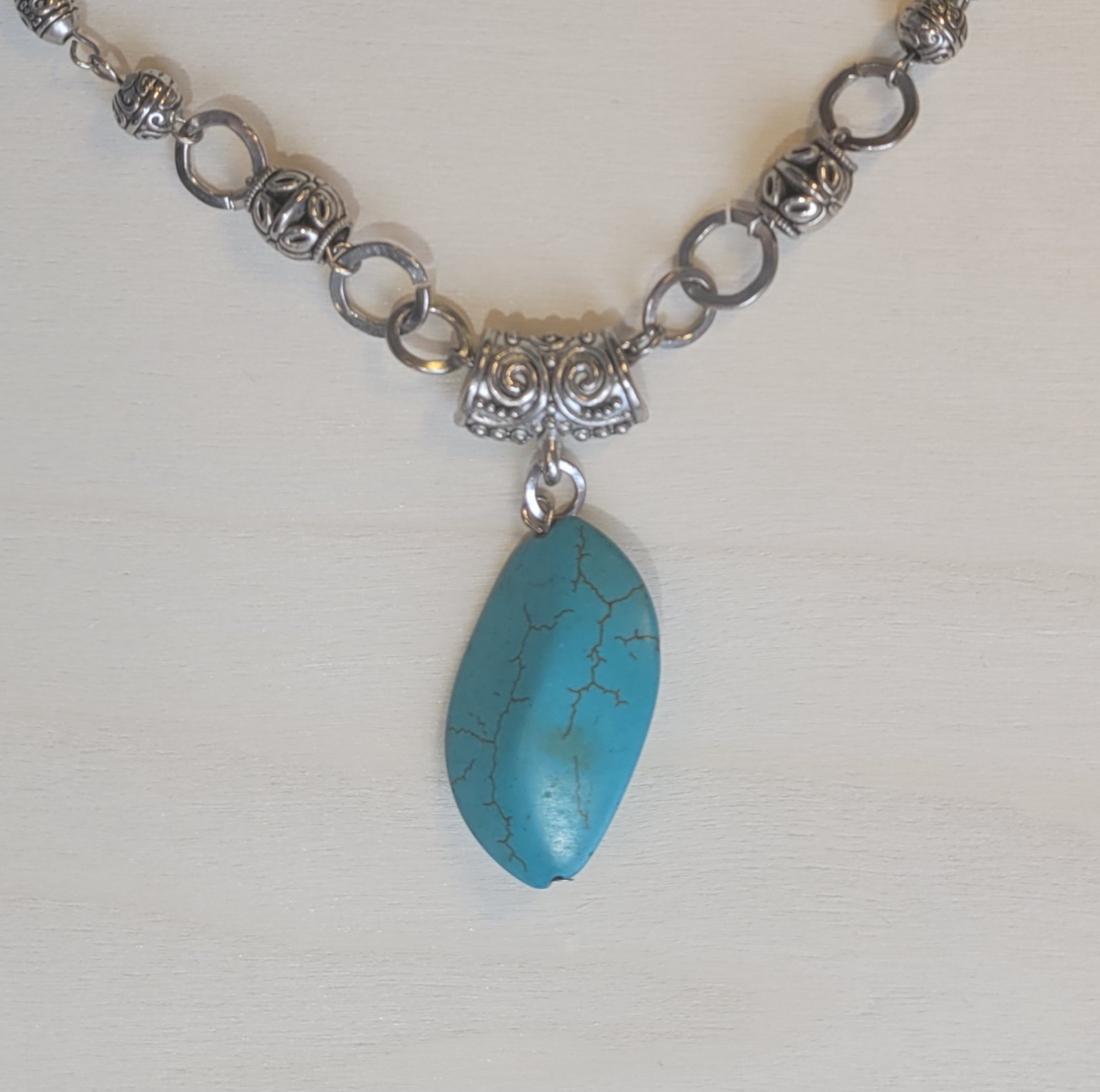 Southwestern Turquoise Blue Howlite Silver Tone 25in Necklace Matching Earrings