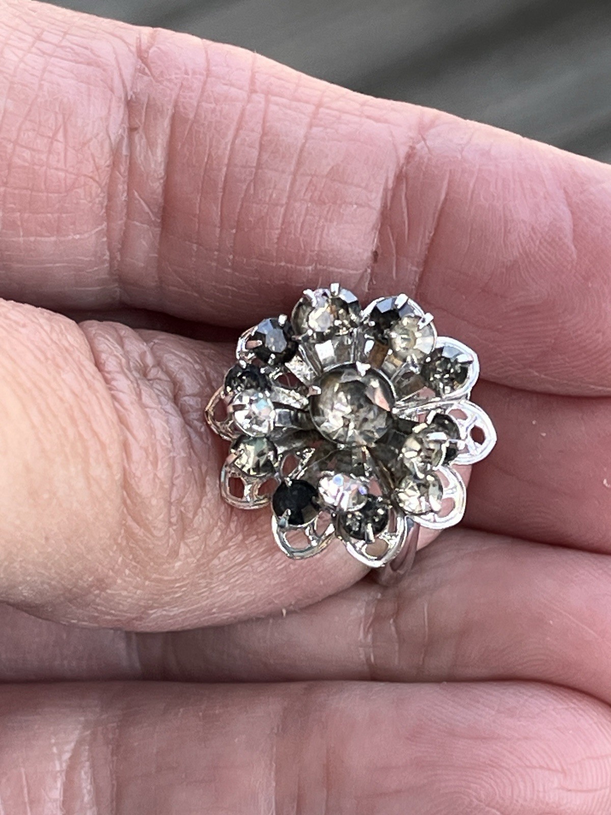 Vintage Sarah Coventry Ring Tiered Flower Clear & Dark Grey Rhinestones Silver