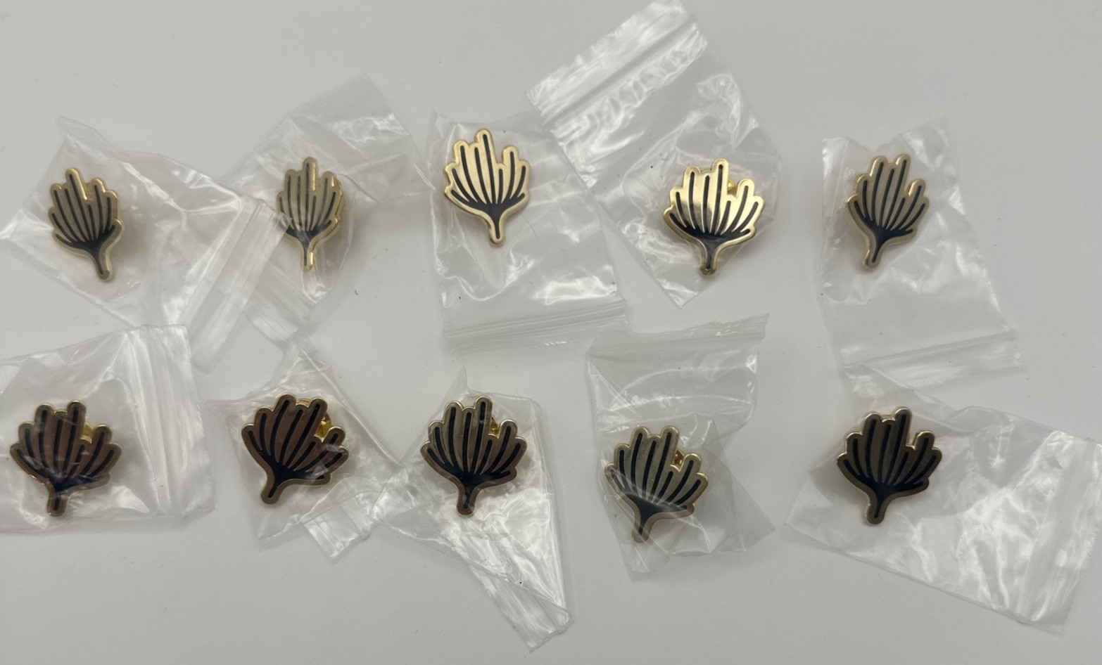 Hanukah Menorah Pin Button Coro Plant Leaf Gold Tone 1″ New 10 pc Chanukah New