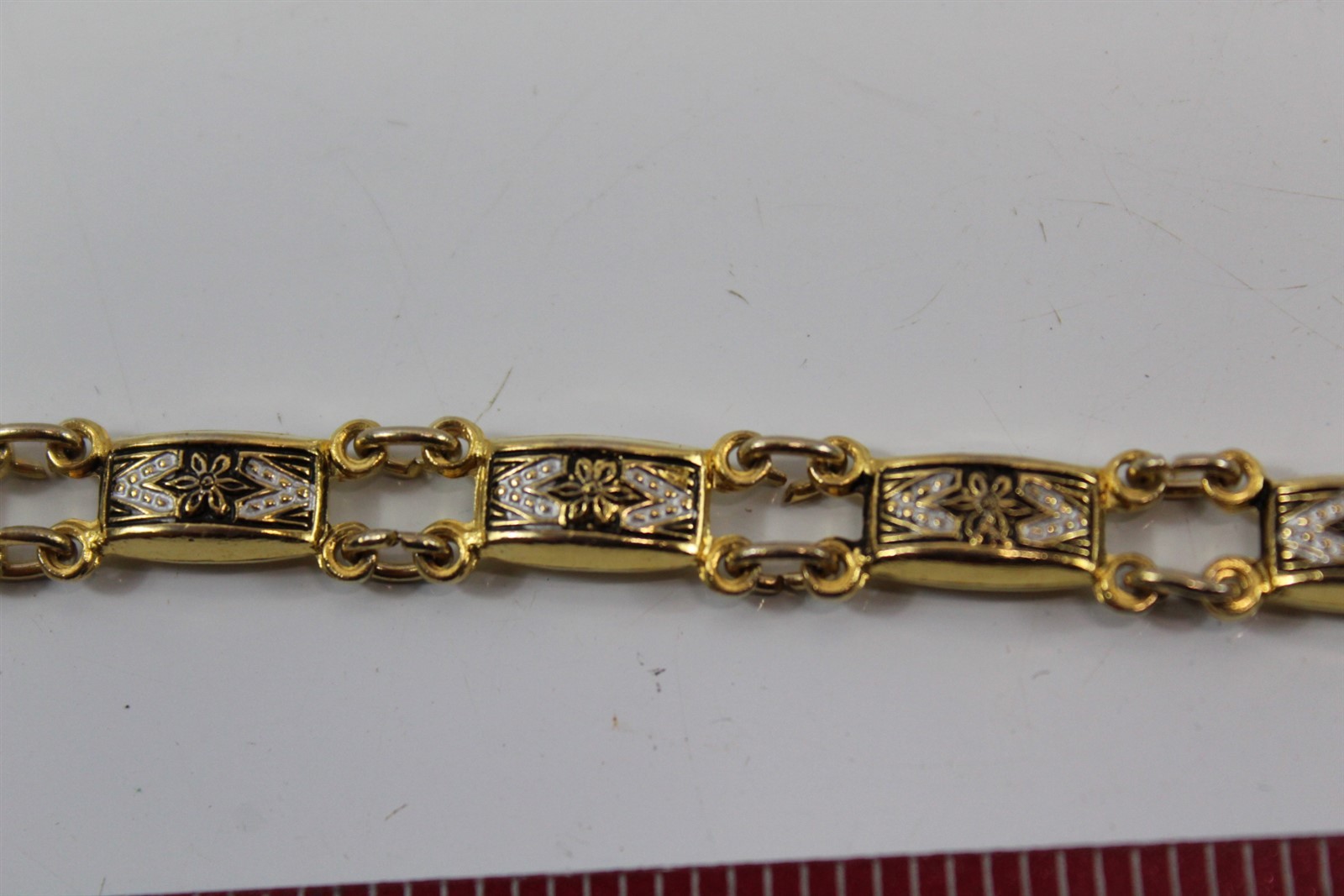 Bracelet Gold-tone Alloy 7.5″ Vintage
