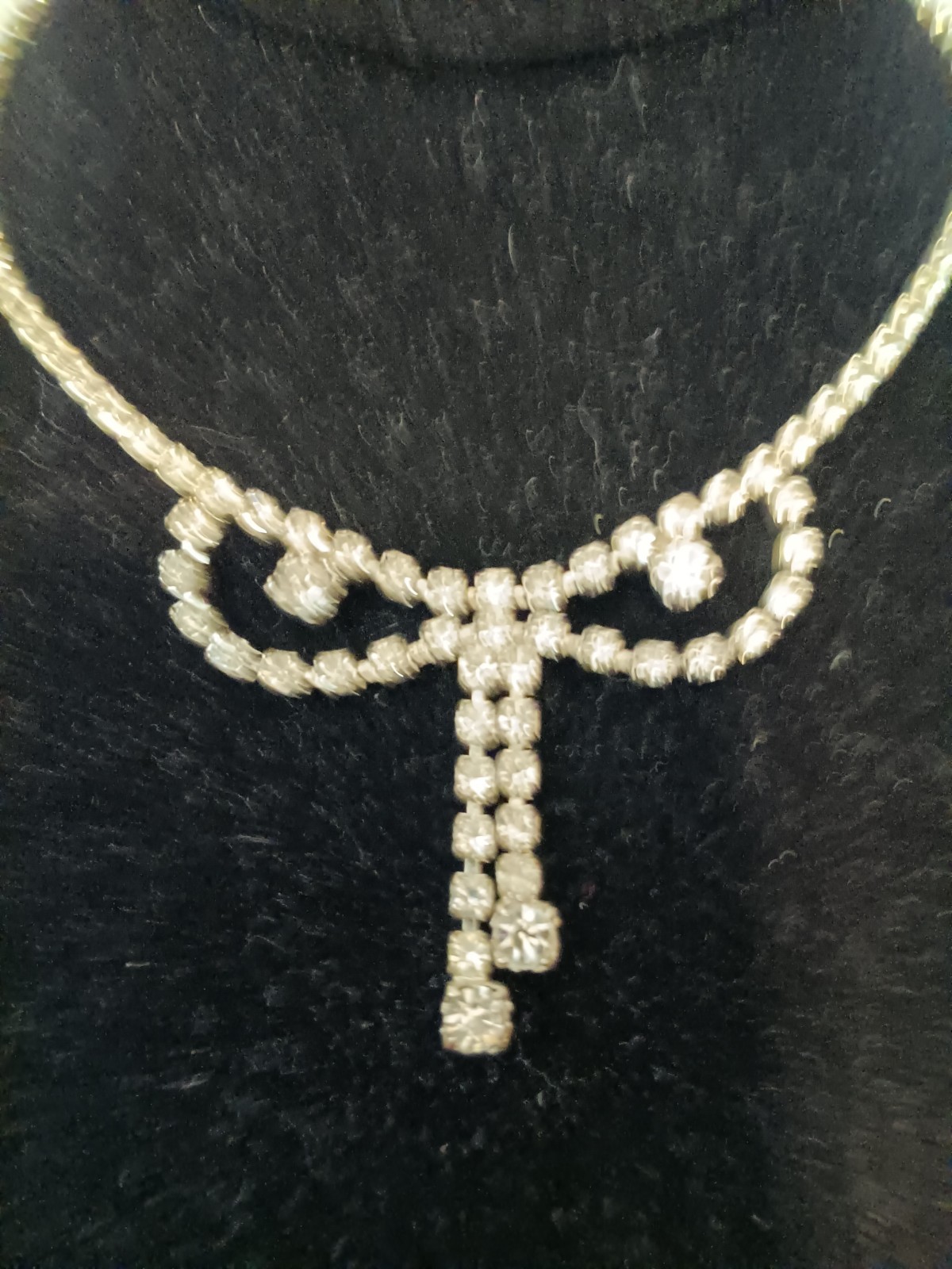 vintage 1950’s silver tone rhinestone dangle bow Tie necklace