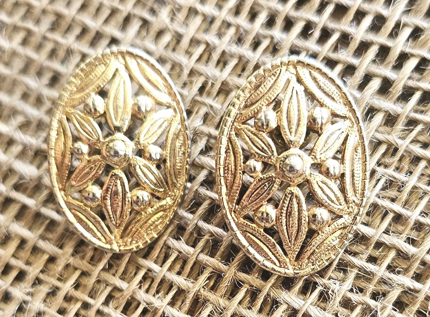 Vintage Gold Tone Oval Cut Out Floral Design Pierced Earrings 1 1/8 Inch