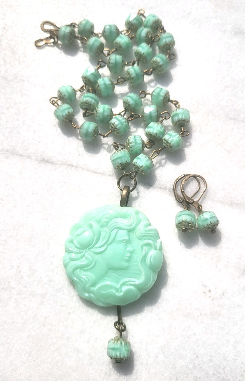 VINTAGE ART NOUVEAU LADY CAMEO URANIUM PENDANT GLASS BEAD NECKLACE SET OOAK GLOW