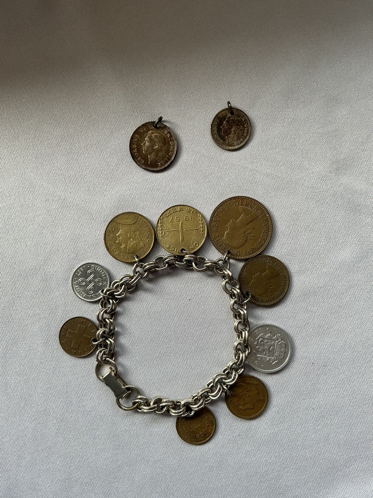 Vintage 1950s World Coin Charm Bracelet – Double Curb Link – Peery Estate
