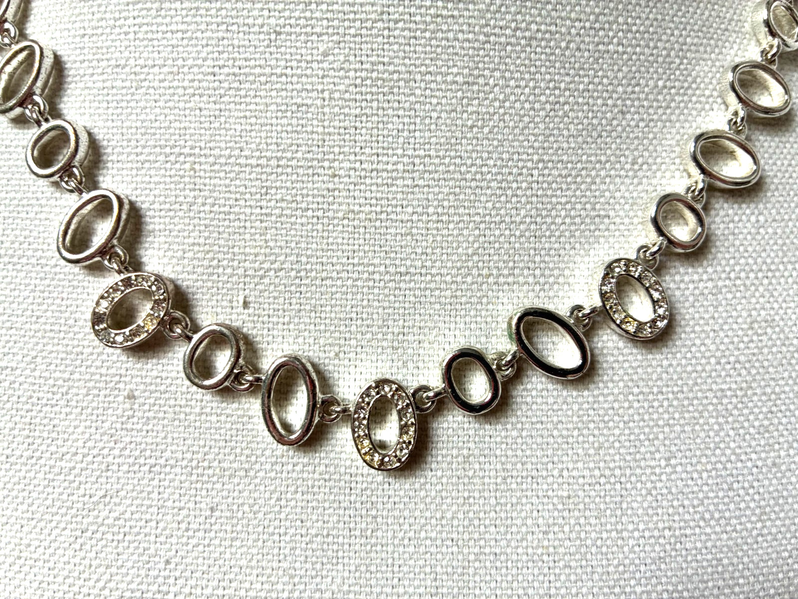 Premier Designs Silver Metal Ovals Necklace W/Rhinestones 16″ to 19″