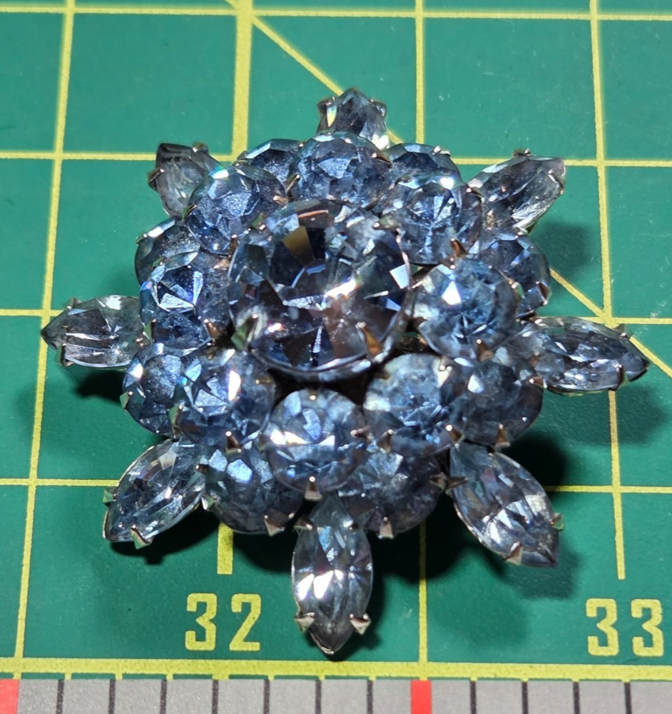 Vtg Coro Blue Crystal Starburst Rhinestone Brooch Silver Tone MCM 1.5″