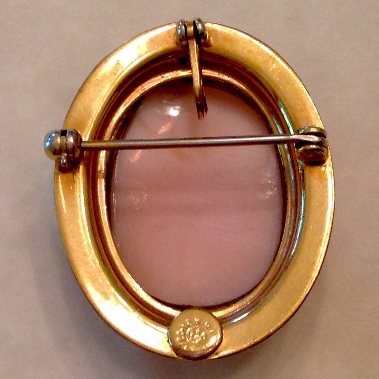 Antique Carved Shell Cameo Pendant / Brooch 12K Yellow Gold Filled cd