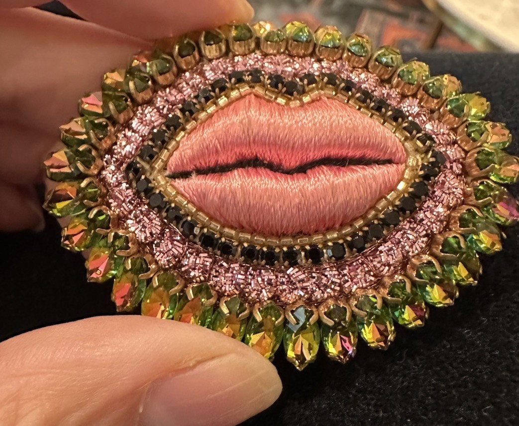 Celeste Mogador/ Bisou Vole/Stolen kiss brooch/French pin/Silk hand embroidered