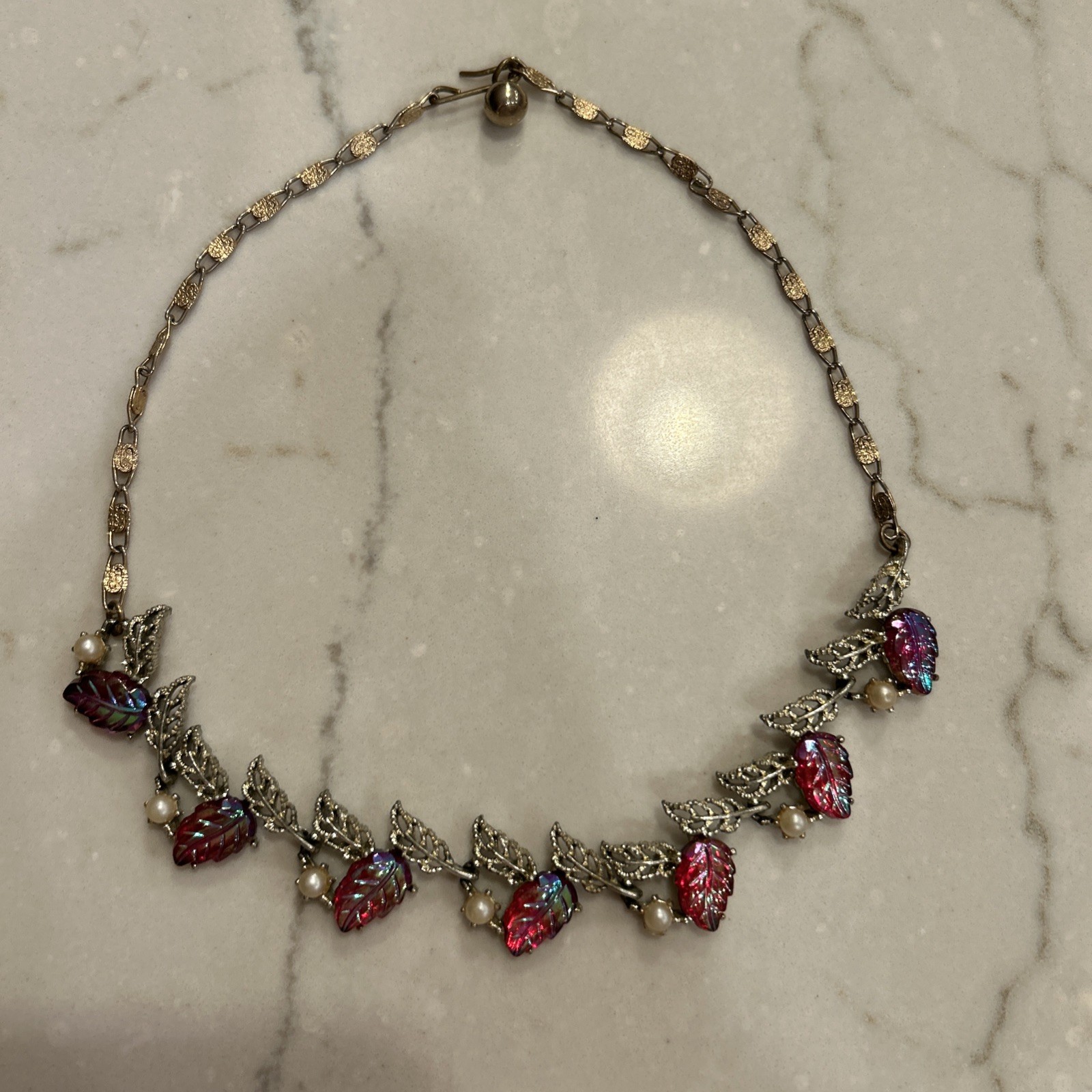 VTG 50’S RED LEAF AB FAUX PEARL 17″ GOLDTONE ADJ CHOKER NECKLACE HOOK CLASP