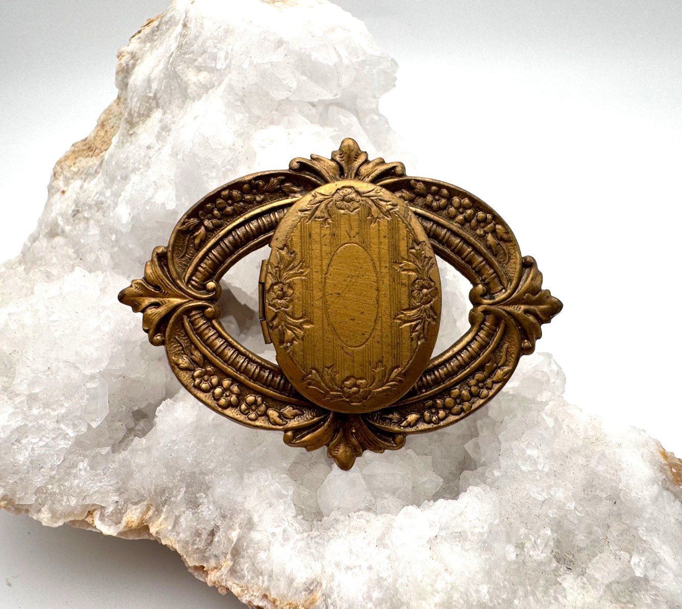 Victorian Revival Locket Brooch – Gold-plated locket.