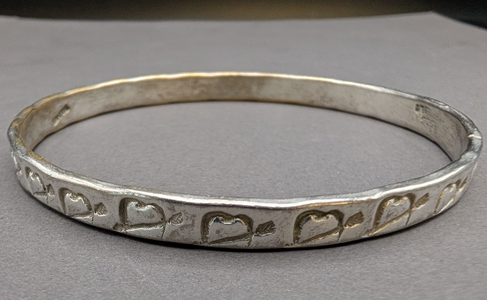 Vintage Taxco Mexico 925 Sterling Silver Heart Bangle Bracelet 19g