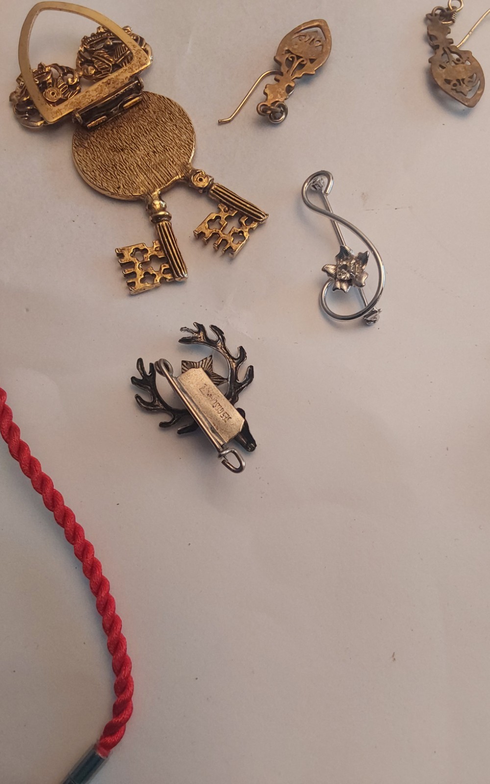 Costume Jewelry See Last 2 Pictures 4 Description Of Everything