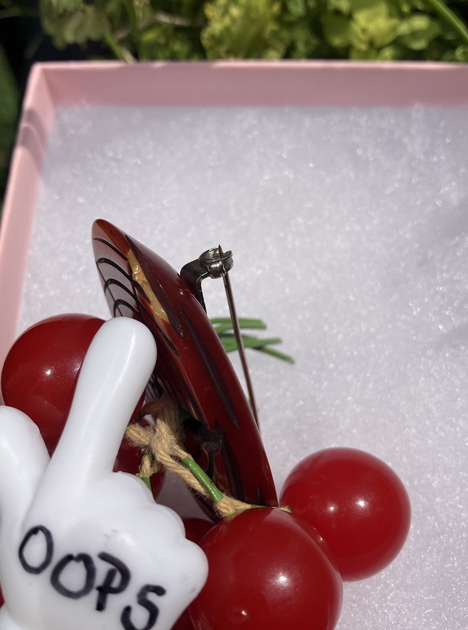 AMAZING 1940’s Antique RED BAKELITE CHERRIES Fruit Brooch Pin 100% tested