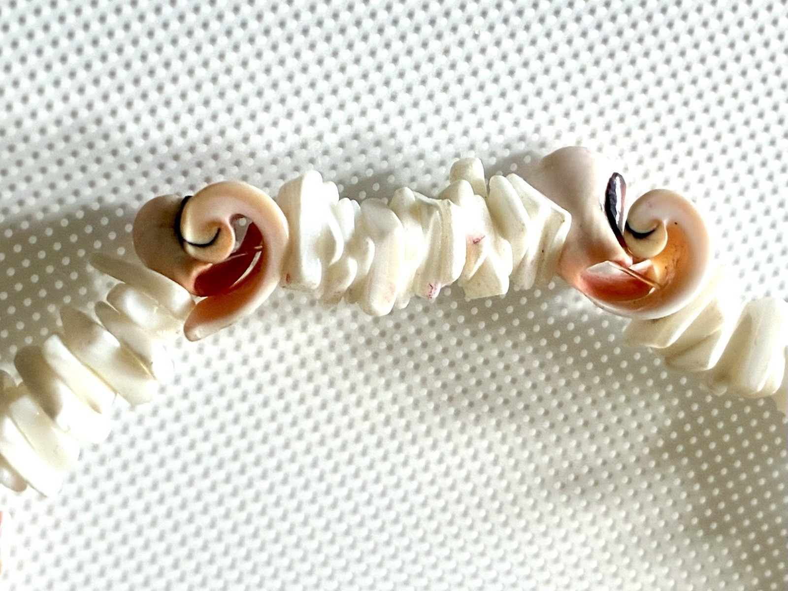 Vintage White Hawaiian Shell Chip 18” Unisex Necklace with Spring Ring Clasp