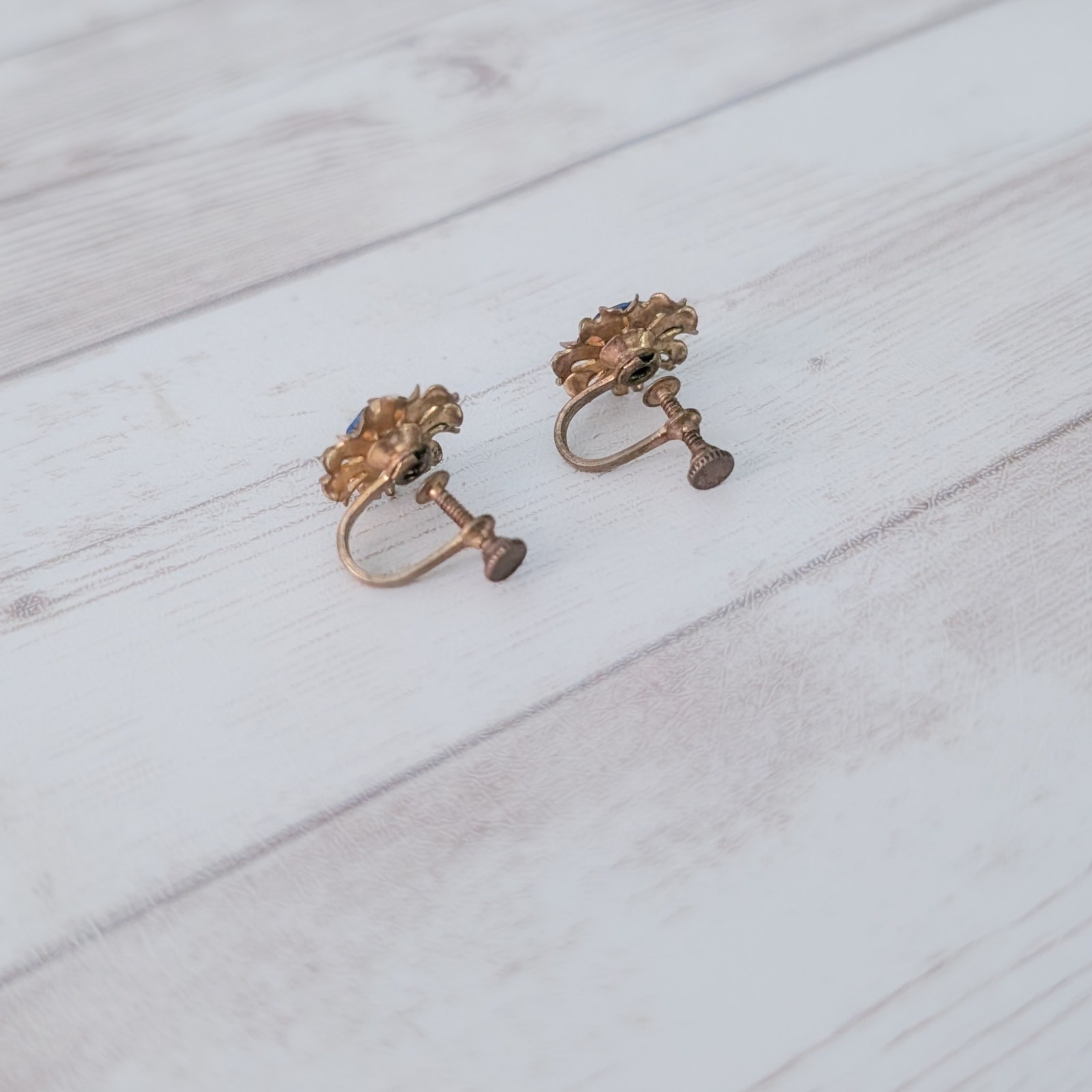 Vintage Screw Back Earrings Blue Gem Flower Like Halo – Fair Condition