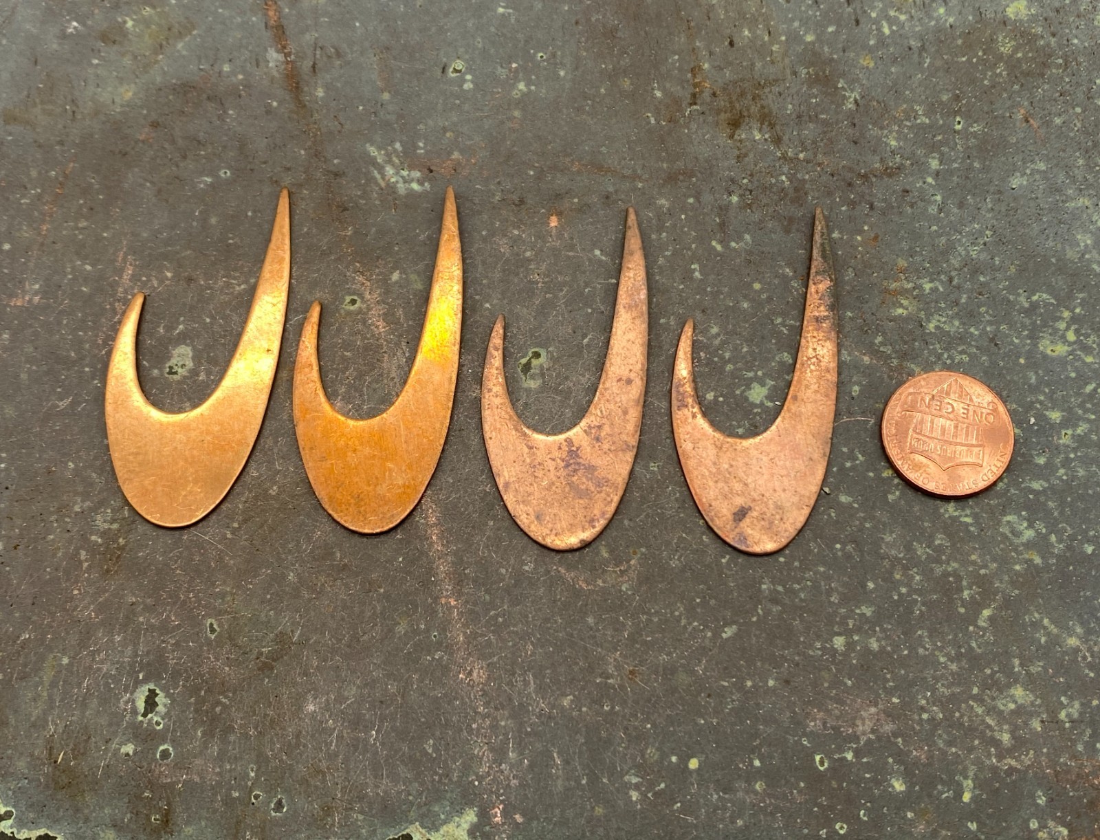 Vintage Coppered Brass Swoosh Check Stampings – 29 mm – Set of 4