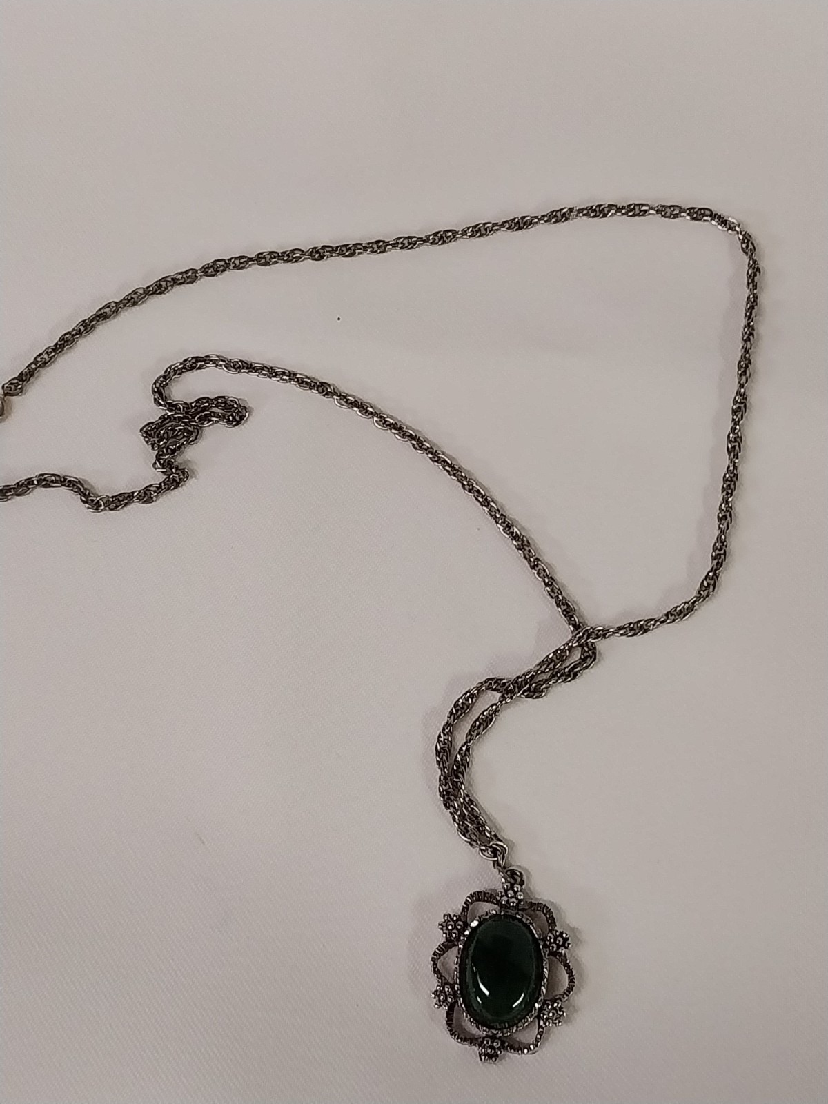 Vintage – Women’s Silver Necklace With Dark Green Stone Pendant Faux Jade 26 in