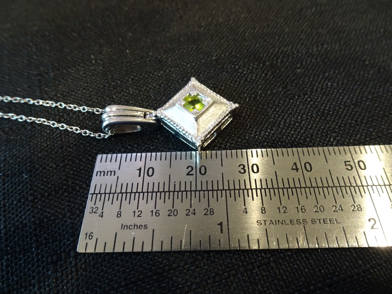 # 697–VINTAGE STERLING SILVER NECKLACE AND PENDANT-FANCY 925