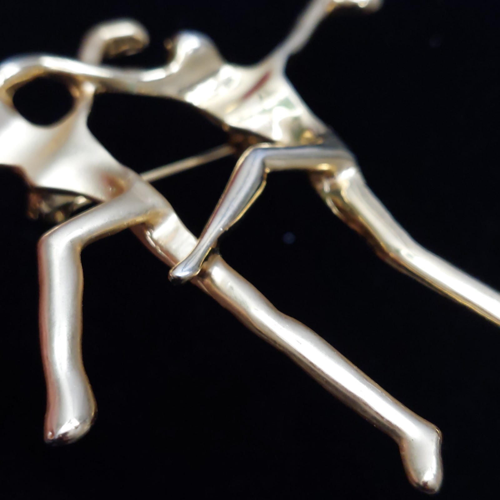 Modern Abstract Dancers Brooch Gold Tone Matte Shiny Finish Contemporary Art Pin