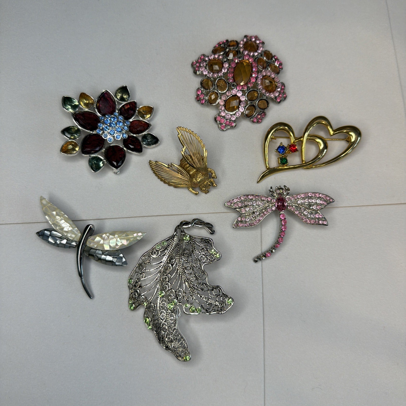 Lot Of Estate Brooches 7 In Total Rhinestones, Mother Of Pearl Etc…