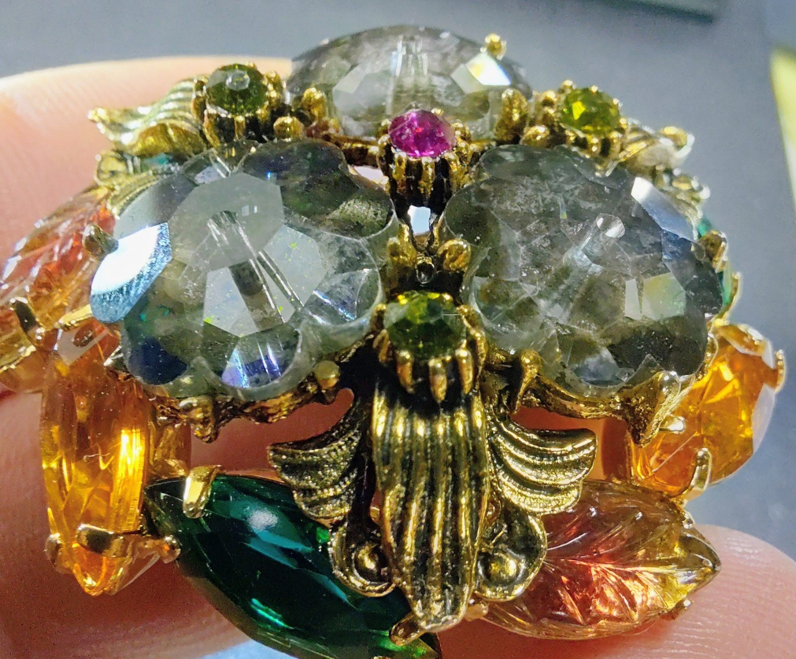 Vtg. JULIANA (Delizza & Elster) Domed Crystal Brooch- 1-5/8″ Dia.- Gorgeous!