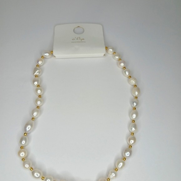 White Peal and Faux Gold Pearl Necklace Stainless Steel NWT Formal Special Wear