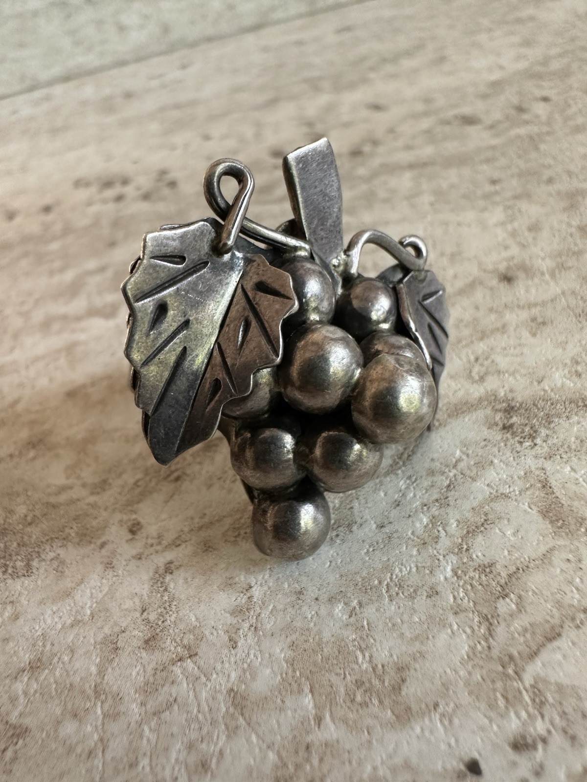 925 Sterling Silver Mexico Vintage Grape Cluster Leaf Ring