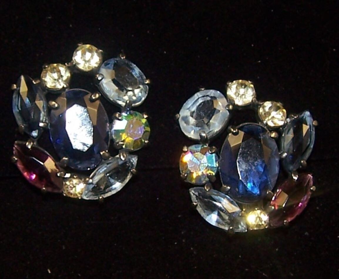 SCHIAPARELLI Sapphire Amethyst Aurora Borealis Crystals Bracelet & Clip Earrings