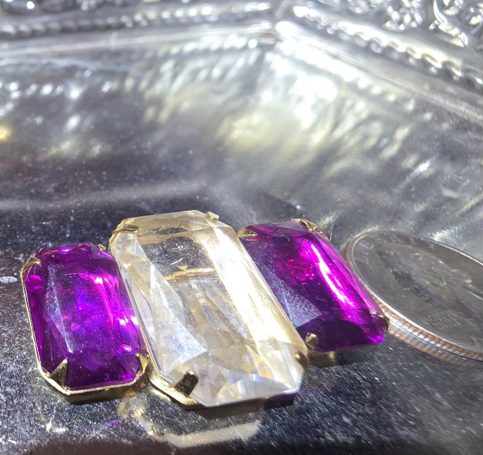 Bar Chunky Purple Clear Rhinestones AVON Vintage Gold Brooch Pin M-3528*