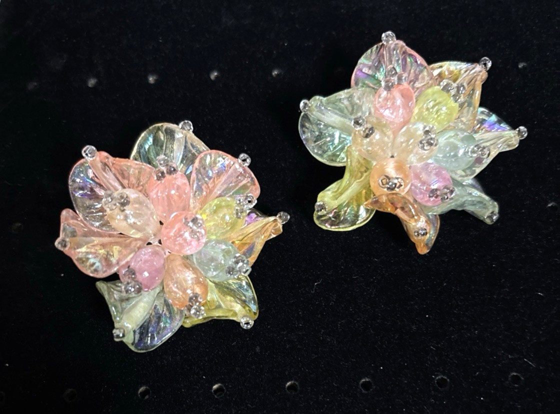 Vtg Acrylic Resin Big Flower Petal Pastel Shiny Statement Clip Earrings 1.75″