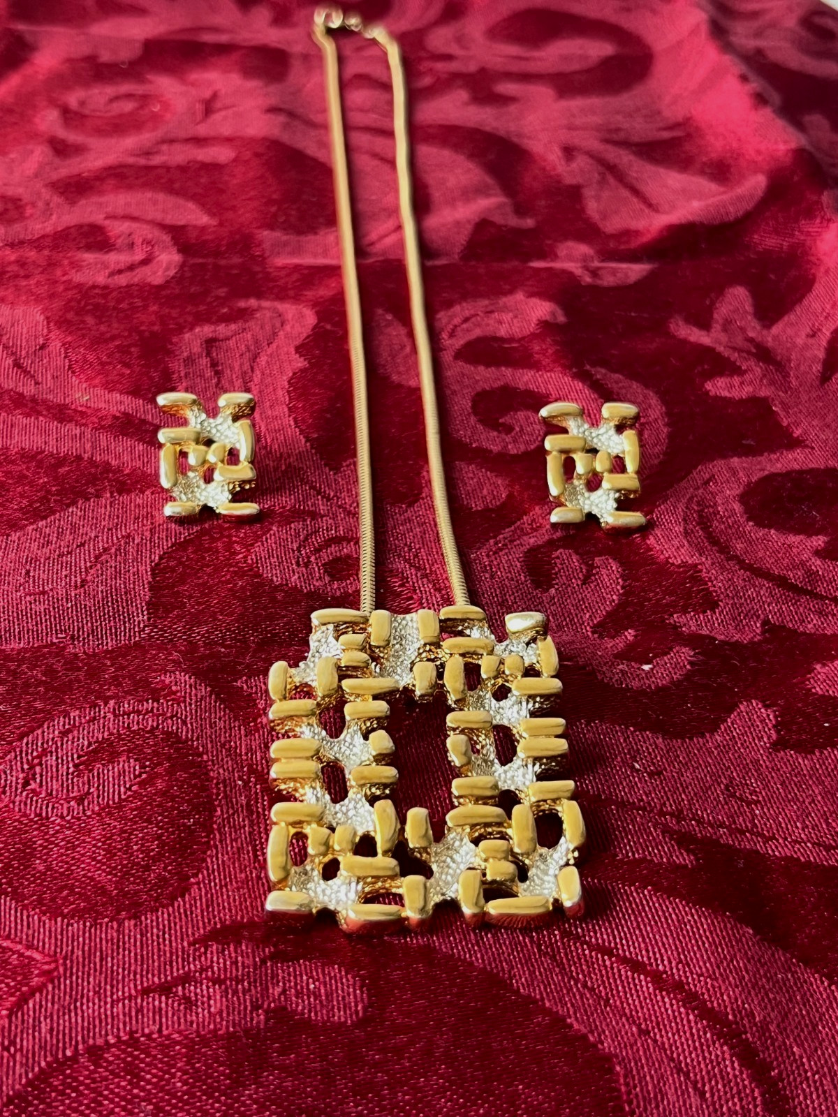 Vintage 1960s Faux Napier Gold-Tone Abstract Brutalist Pendant and Earrings