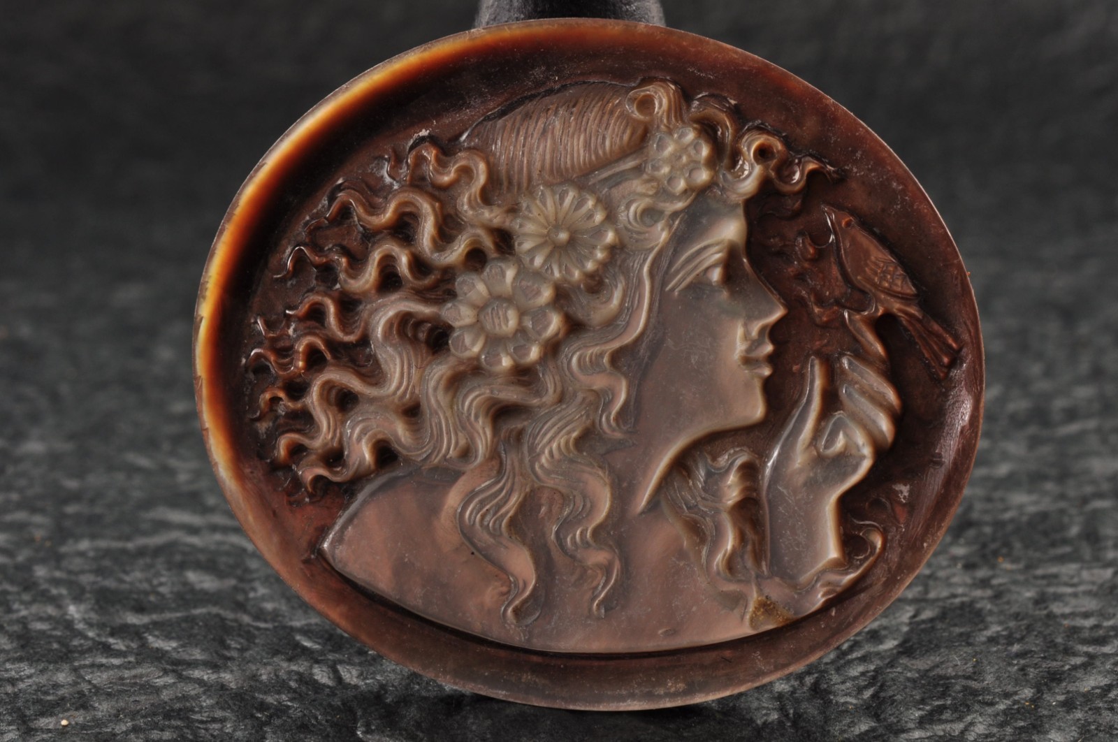 7items , vintage shell cameo White and brown color (Total 241.0ct) with case.