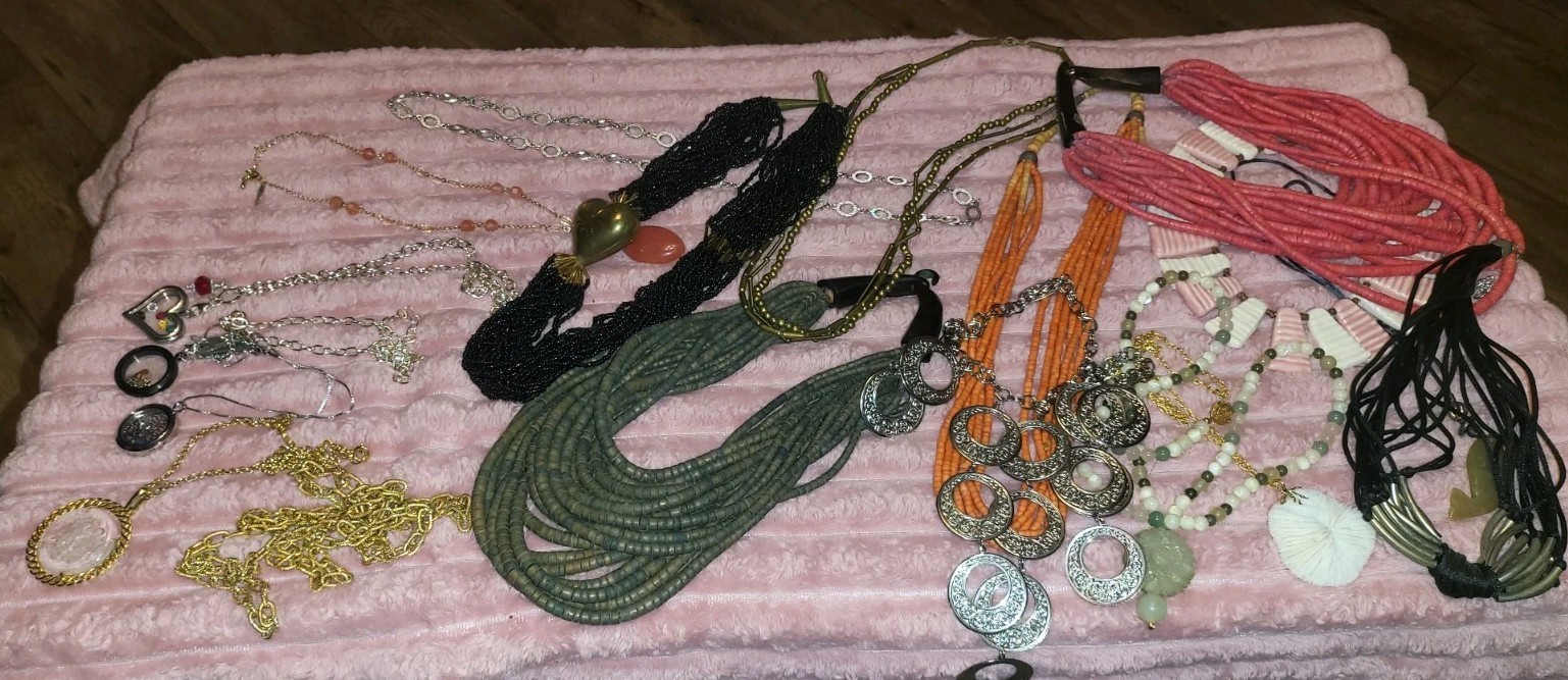 Vintage Jewelry Lot 17 Pieces #(4)