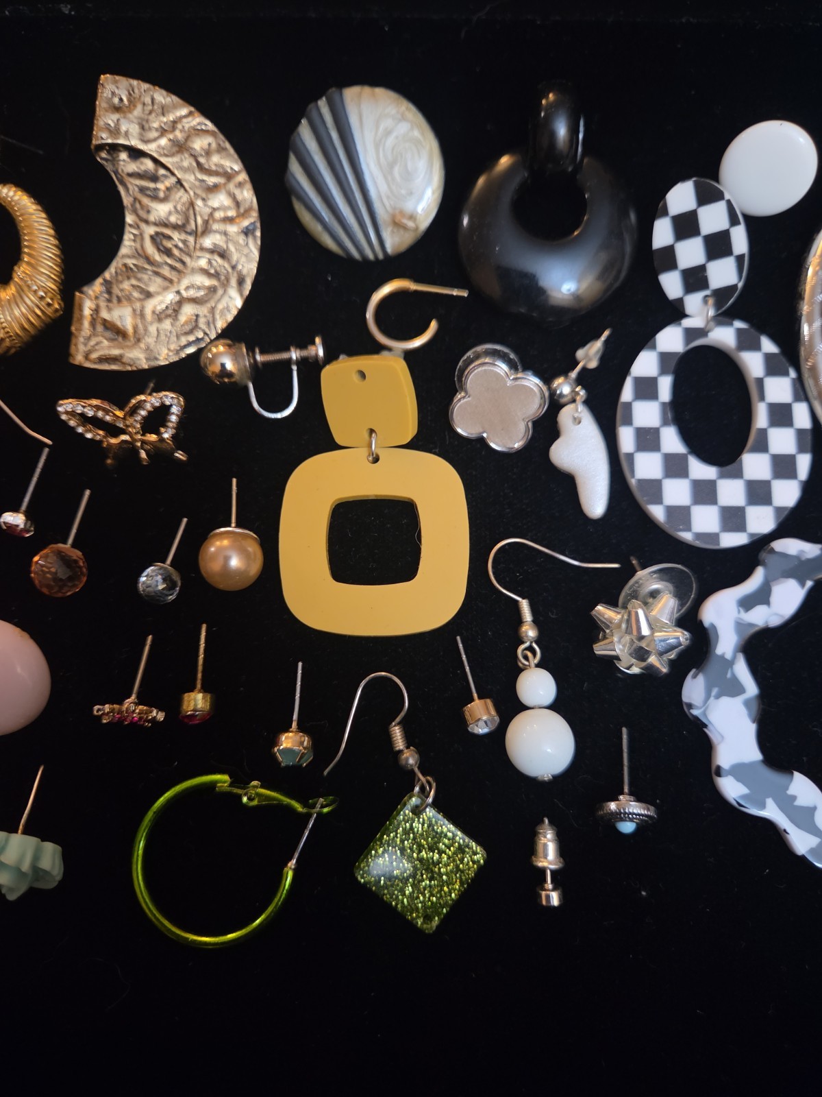 Lot Of Vintage Costume Jewelry Single Earrings