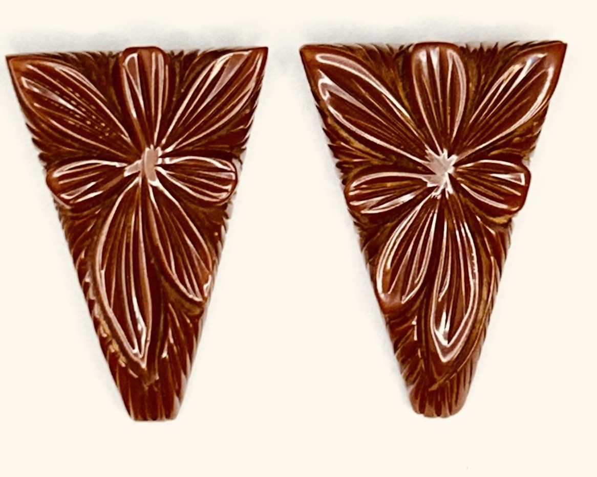 Vintage Pair Of Art Deco Carved Flower Brown Bakelite Dress Clip Tested Estate