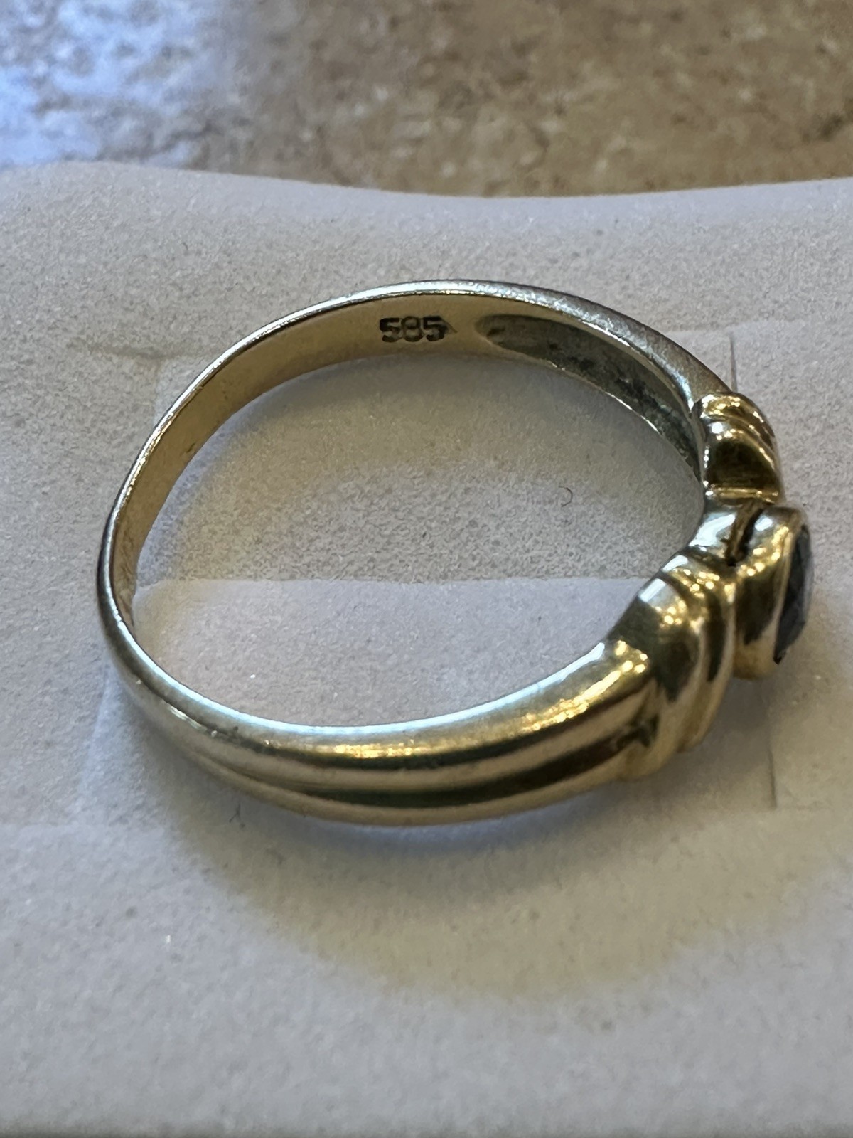14k Vintage Natural Sapphire Ring, 2.16g, Size 6.5. Dainty
