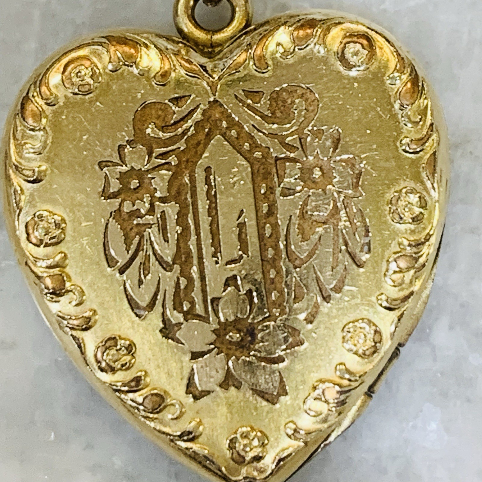 ANTQ HEART LOCKET Necklace 12K GOLD FILLED 8.58gr Art Nouveau .75” House 20”