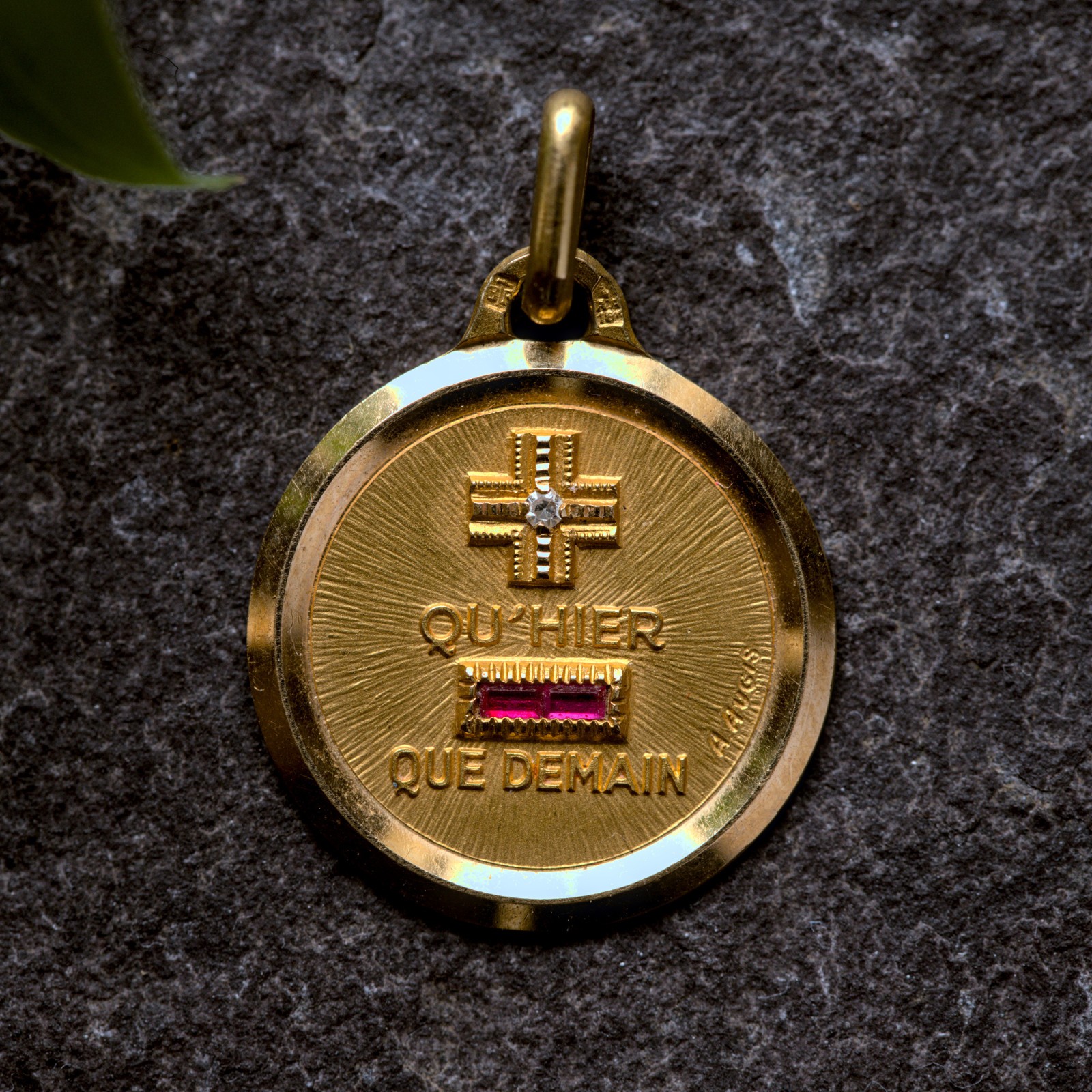 FABULOUS VINTAGE FRENCH 18K GOLD DIAMOND RUBY AUGIS AMOUR LOVE CHARM