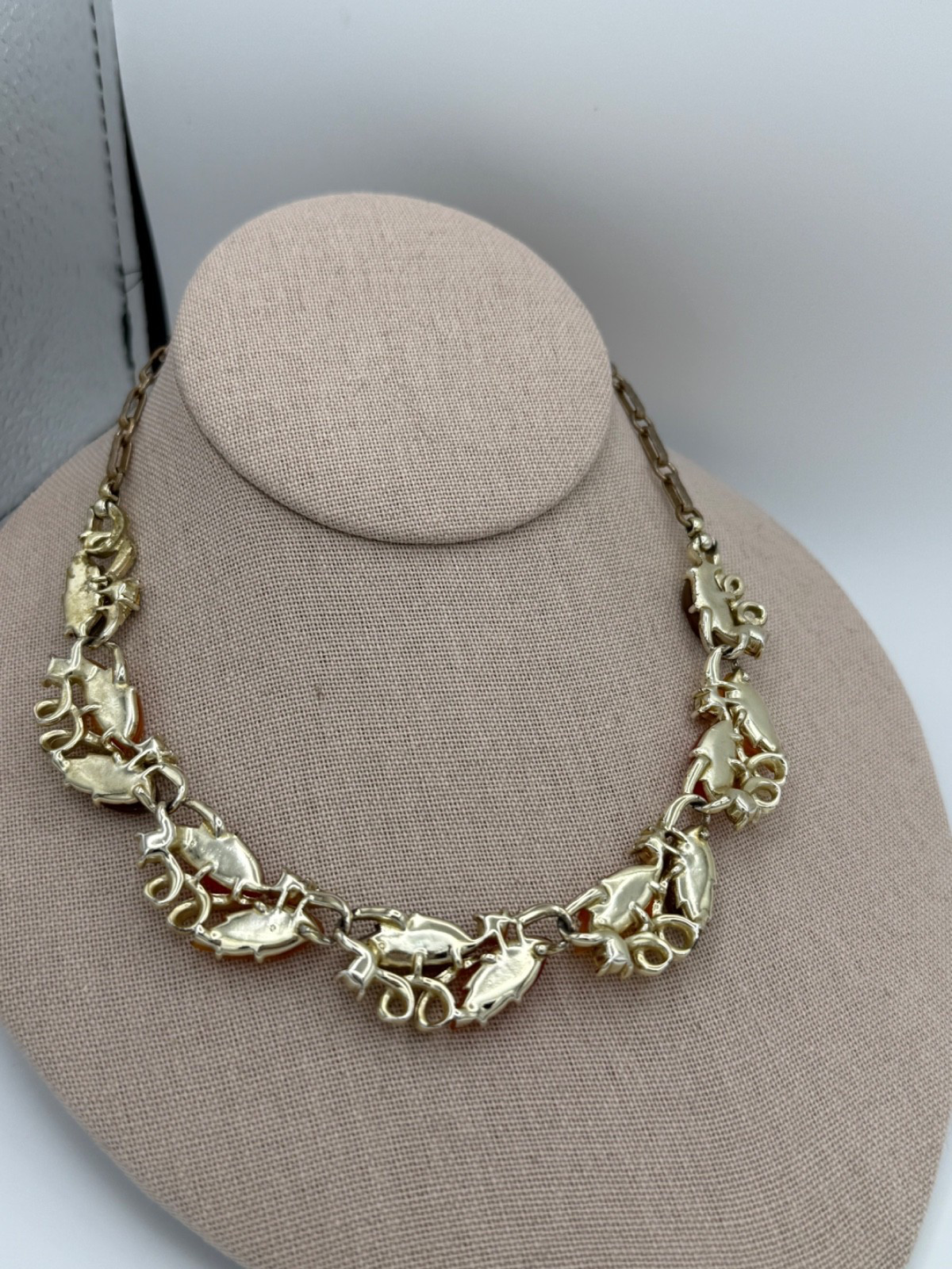 Mid Century Jelly Lucite Lisner autumn leaves and rhinestone choker 16″ adj.