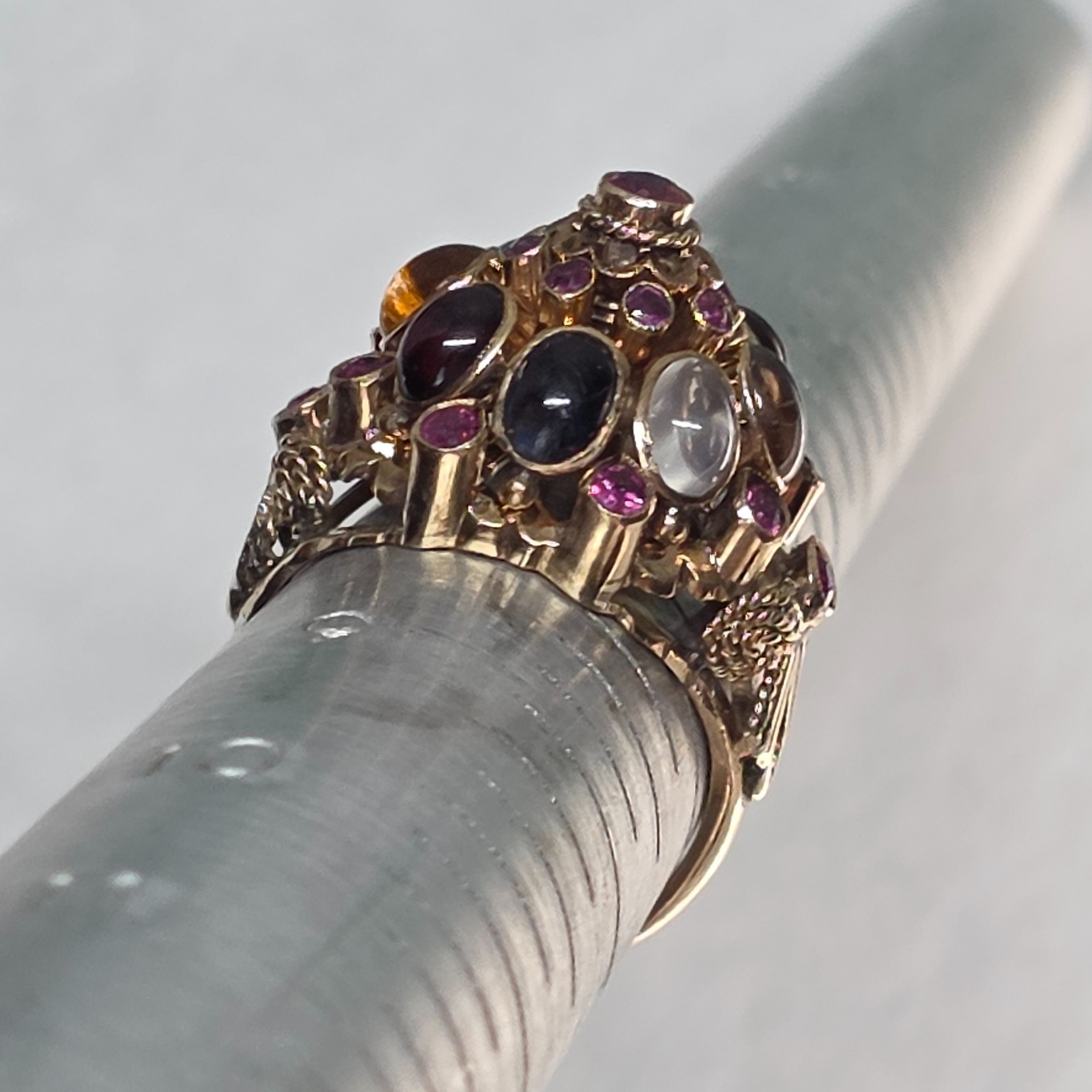 Vintage Thai Princess Harem Ring 18K Gold Multi Gem Cabochon 6.8g Sz 7.75