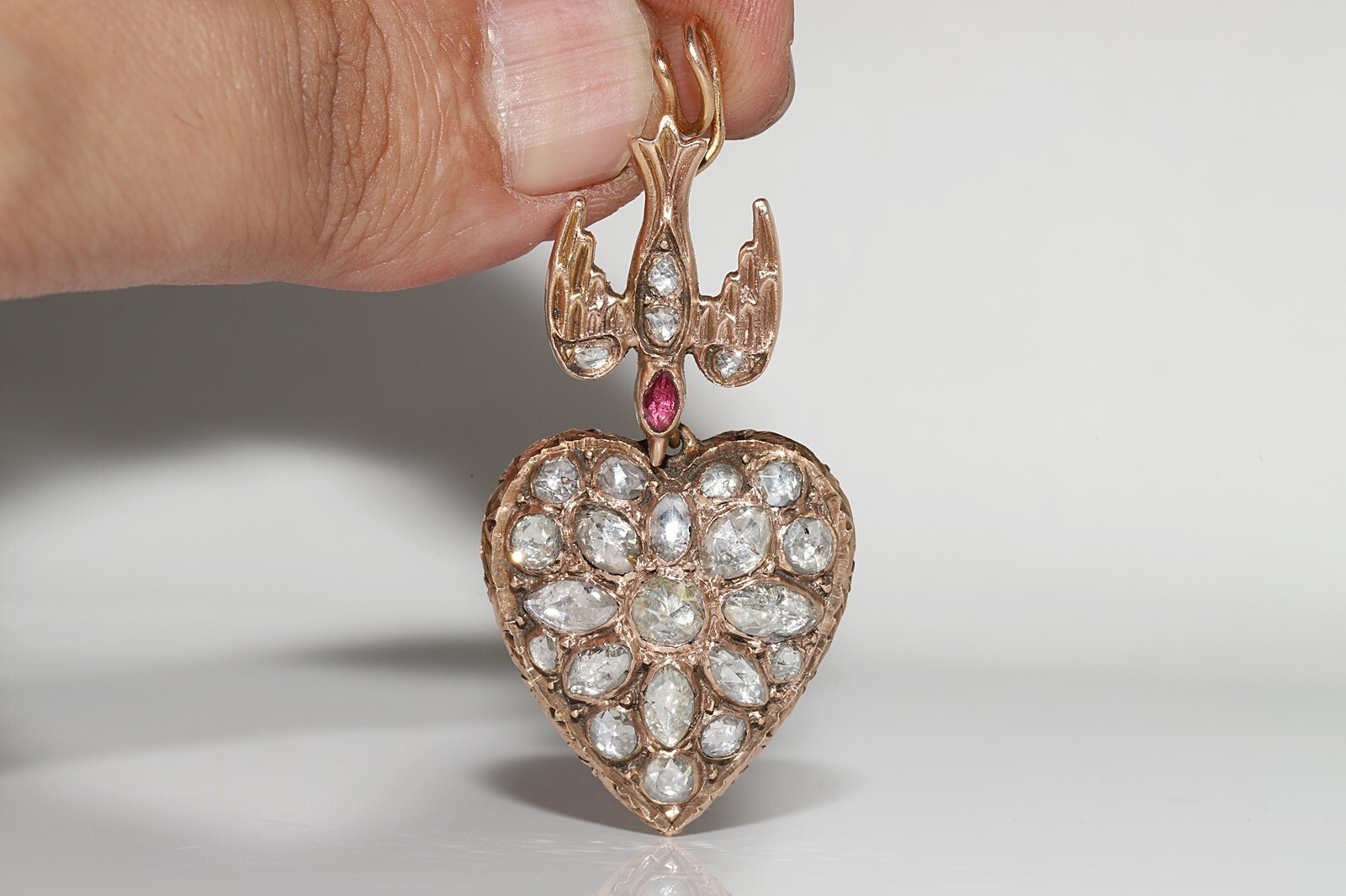 Antique Circa 1900s 12k Gold Natural Rose Cut Diamond Heart Pendant Necklace