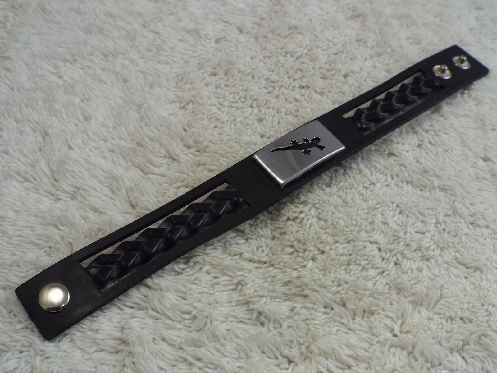 Black Vinyl Lizard Snap Strap Bracelet (A34)