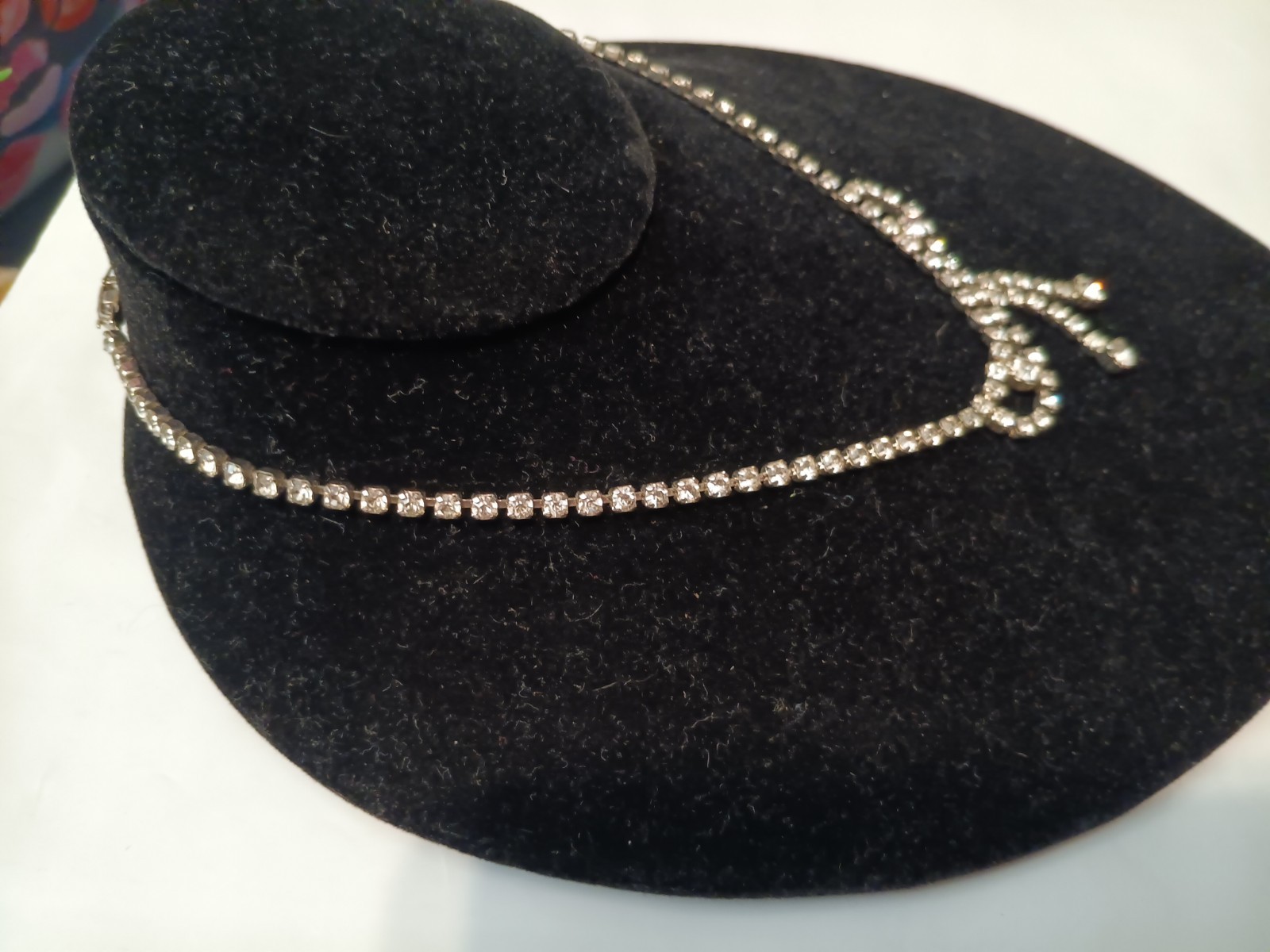 vintage 1950’s silver tone rhinestone dangle bow Tie necklace
