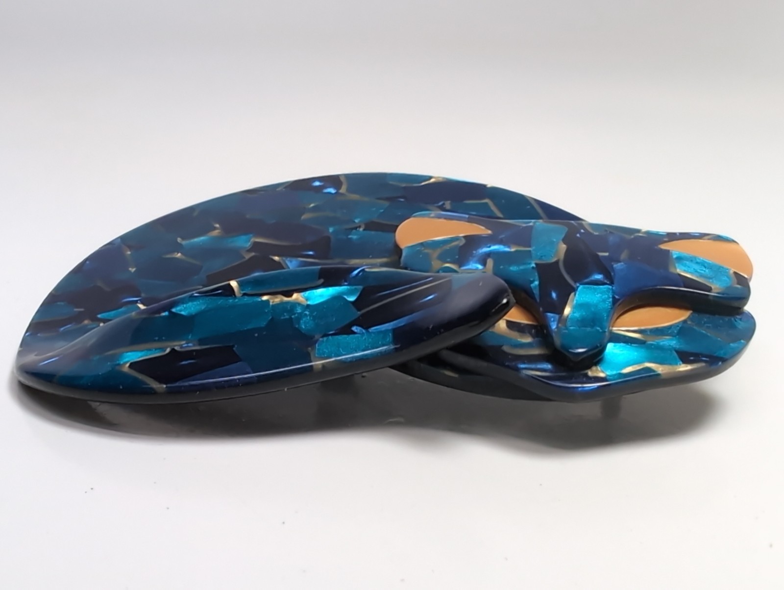 LEA STEIN Paris GOMINA Sleeping Cat Brooch Vintage Blue Gold Mosaic Acetate Pin