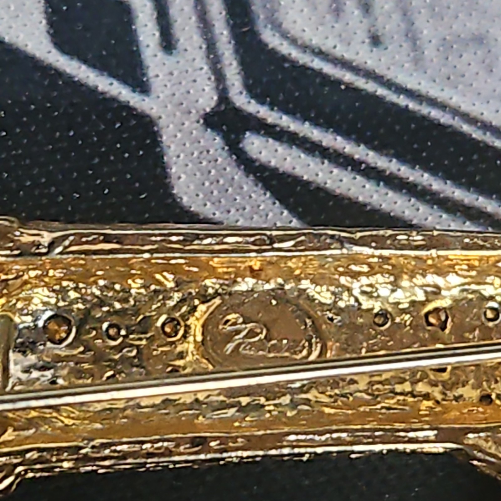 Women’s gold tone with rhinestone golf bag pin/Brooch.