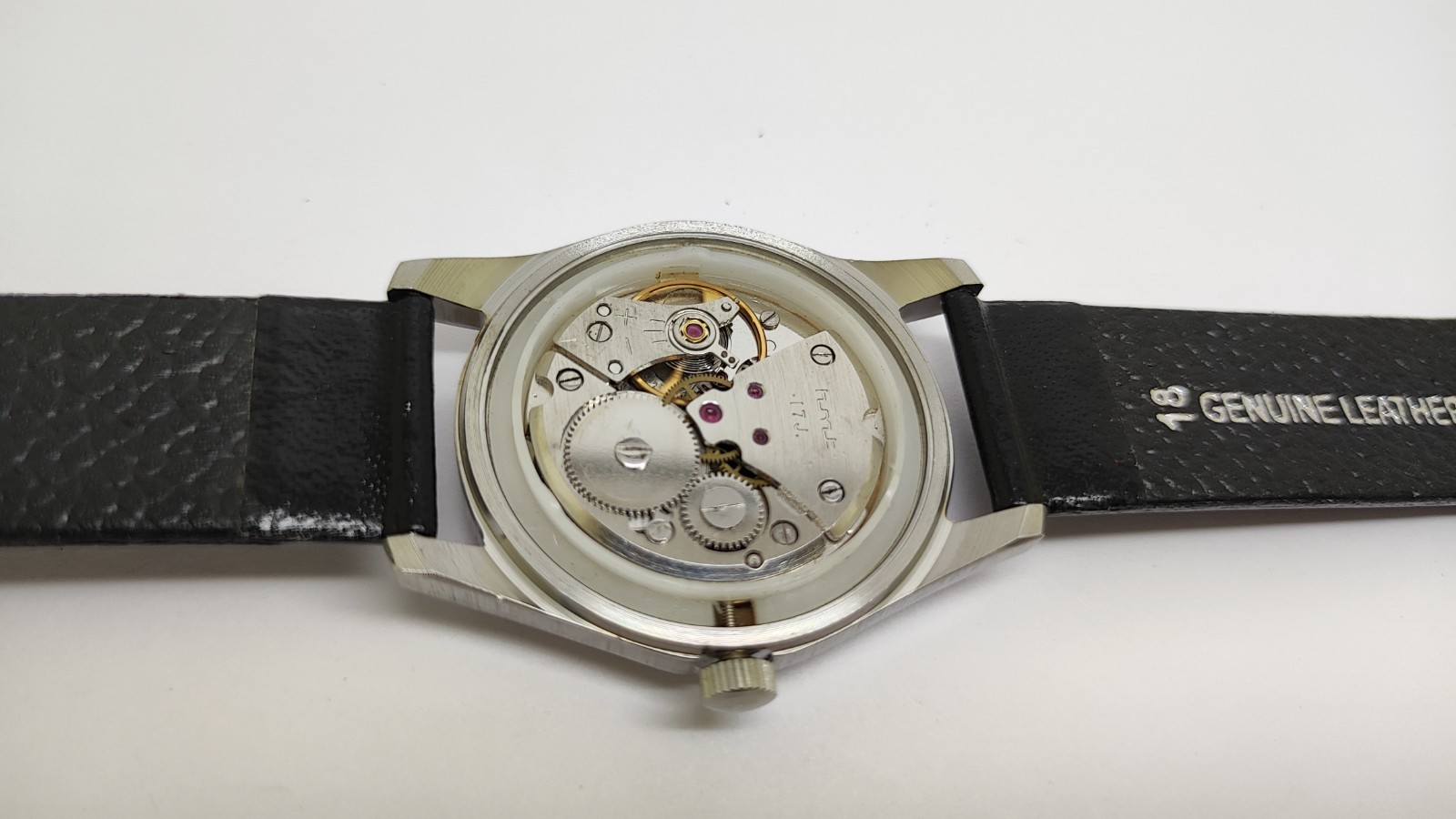 Vintage Hmt Pilot Red Dial 17 Jewels Para Shock Mechanical hand winding Watch