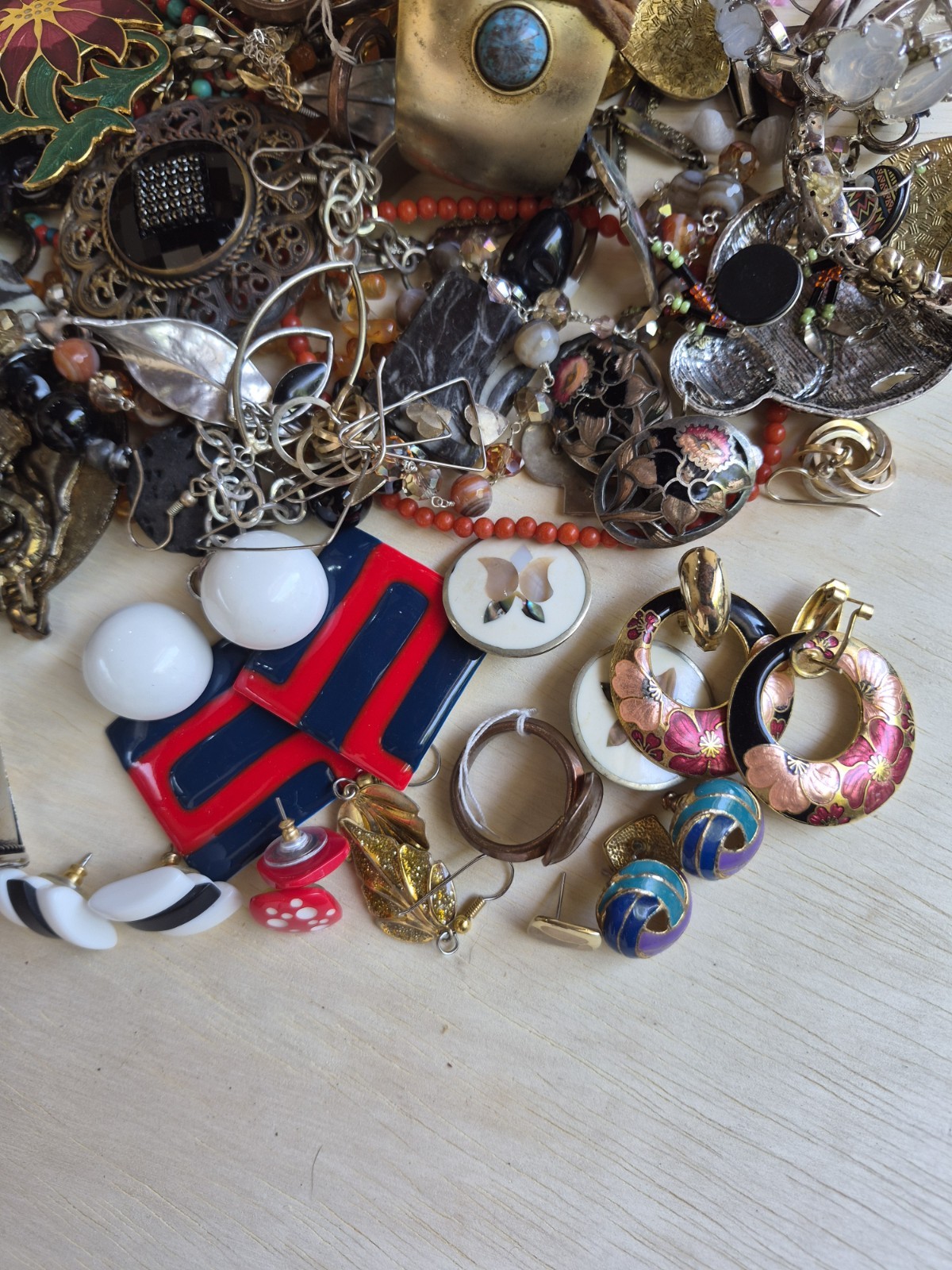 Bulk Costume Jewelry Junk Scrap Crafting 2 Lb Mixed Vintage & Contemporary Reuse