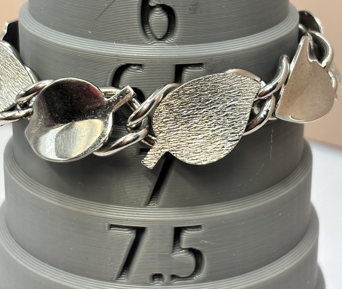 Vintage Panel Bracelet Silver Tone Textured Leaf Design Shiny Box Clasp 6.5”